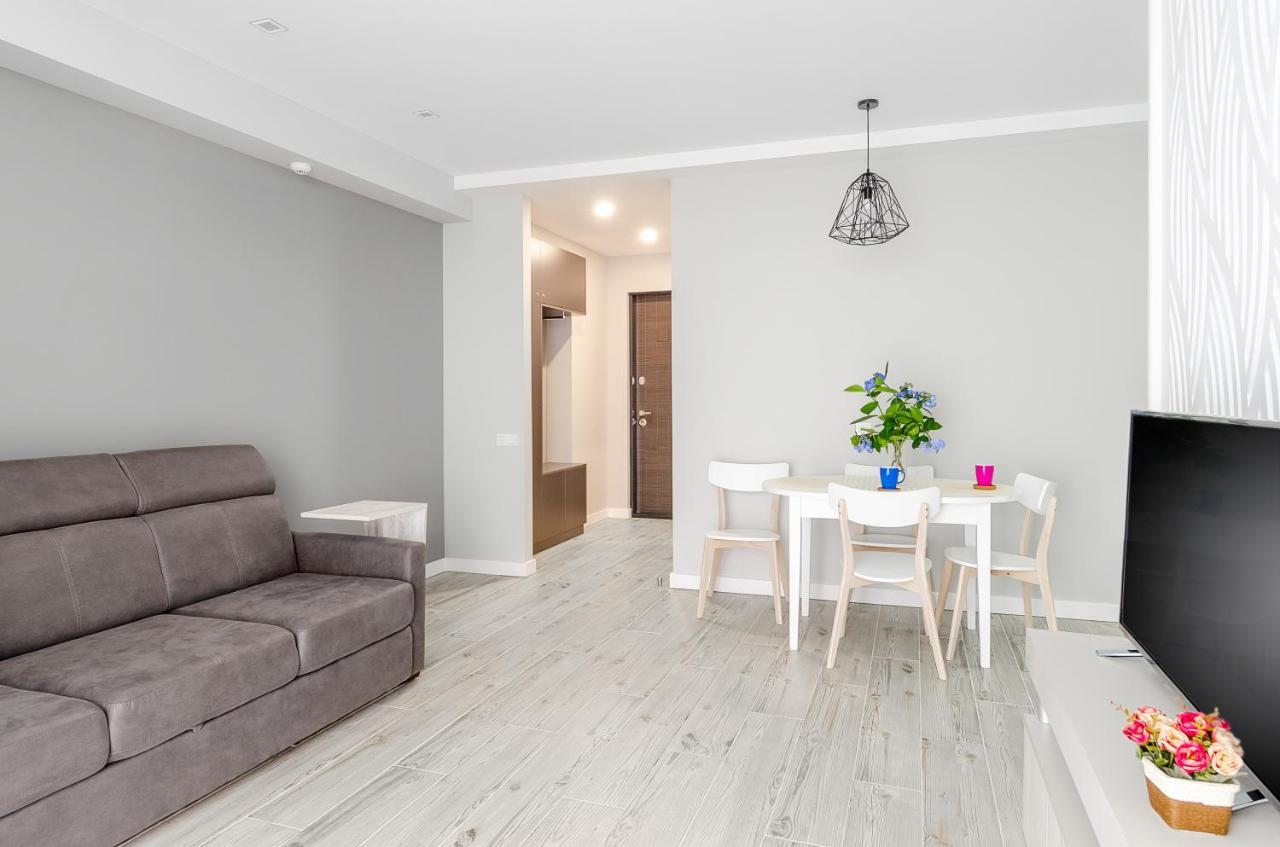 Green Line Apartment バトゥーミ エクステリア 写真