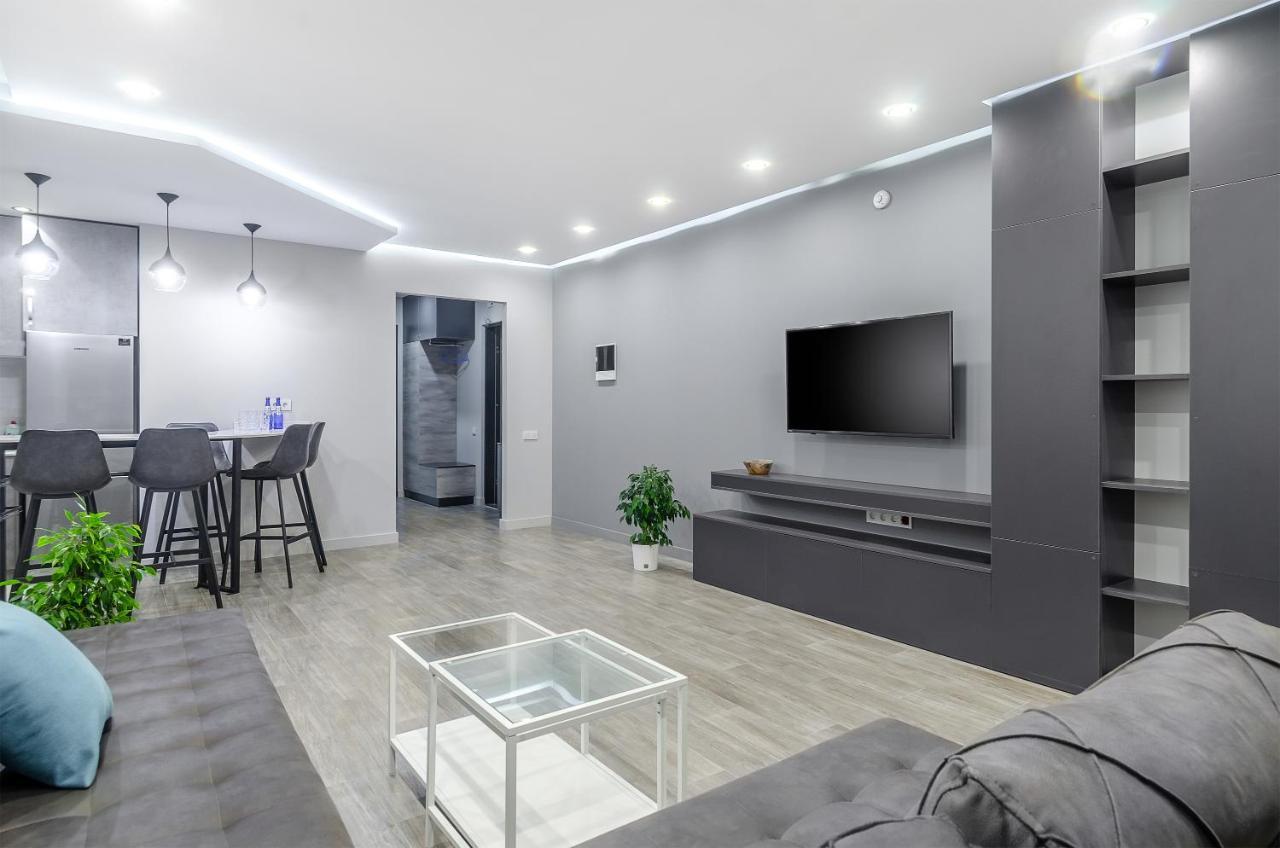 Green Line Apartment バトゥーミ エクステリア 写真