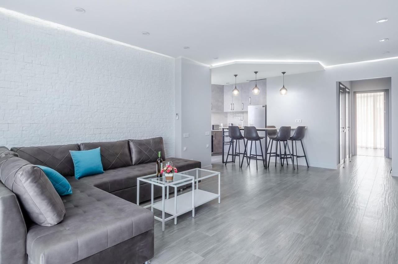 Green Line Apartment バトゥーミ エクステリア 写真
